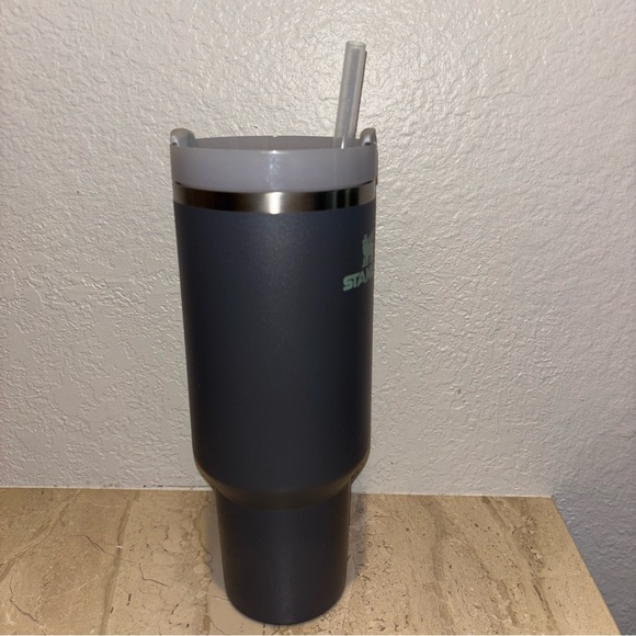 Stanley x DUNE Part Two 40 oz Tumbler RARE limited edition gray and green NEW - Picture 4 of 7